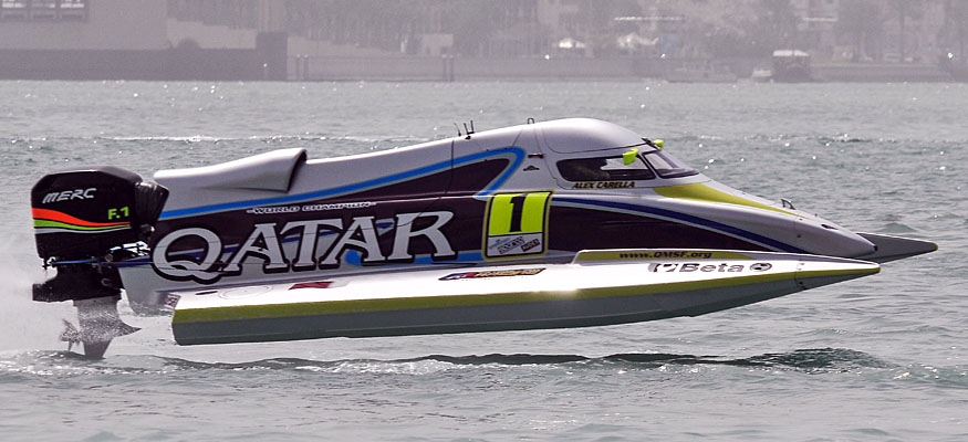 Looking for his fourth straight F1 H2O title, Italian driver Alex Carella brought home another win the Qatar Team.