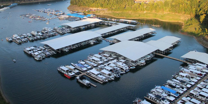 Beyond its impressive go-fast boat fleet, the Lake Cumberland Poker Run boasts a houseboat village for participants. Photos courtesy Glen Salyer.