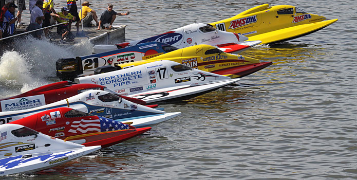 The LeMans style race start—like this one from the docks at the 2012 Bay City River Roar in Bay City, Mich.—will be hitting the shores of Stone Lake in LaPorte, Ind., in late spring. Photo by Paul Kemiel/Paul Kemiel Photographics