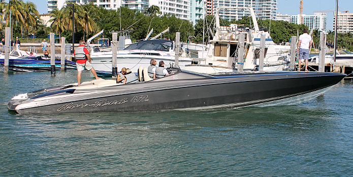 A big hit at the Key West Poker Run in November, Nor-Tech's stylish and roomy 477 inspired the new 527 V-bottom.
