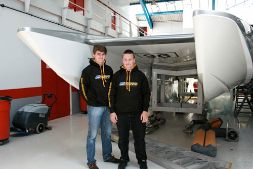 Peters & May-backed racers Pocknell (left) and Curtis recently toured the Qatar Class 1 team shop.