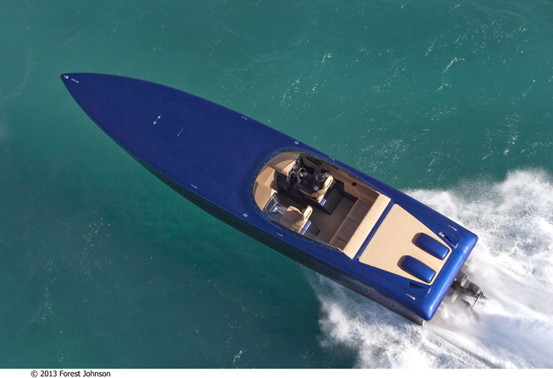 The GTMM 39' features an incredible paint job by the talented crew at Gaurdado Marine in Miami.