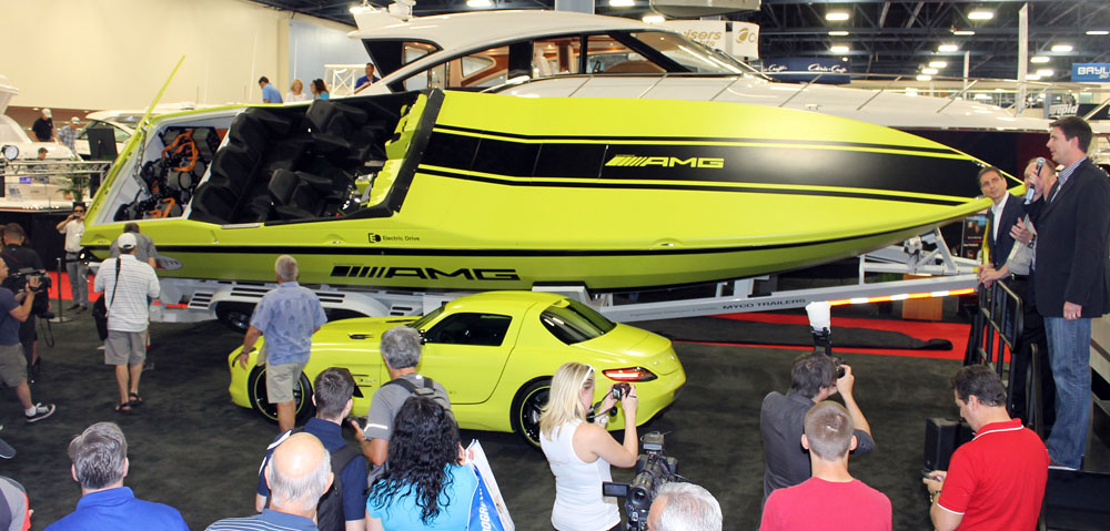 Cigarette Racing unveiled its latest Mercedes-AMG collaboration, an electrically powered 38-footer, on Thursday at the boat show.