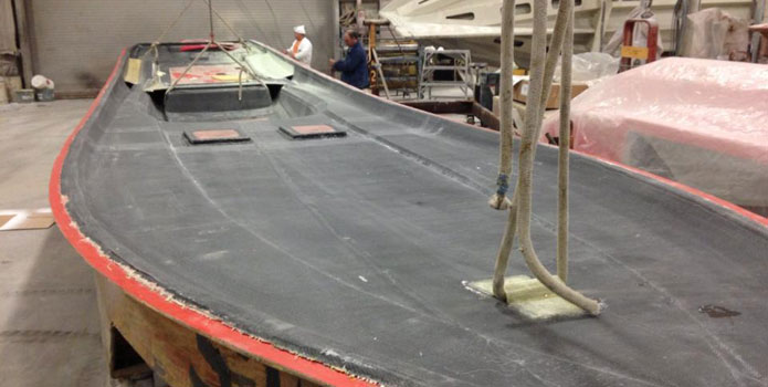 The carbon fiber deck for an SV52 takes shape—images of the SV50 under construction have not yet been released.